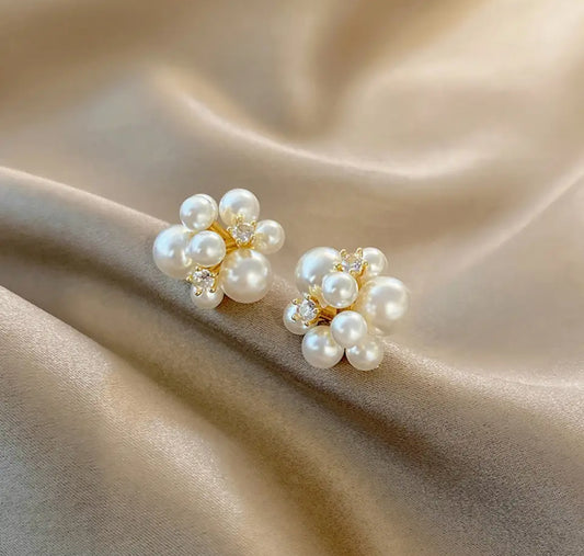 Pearly earrings