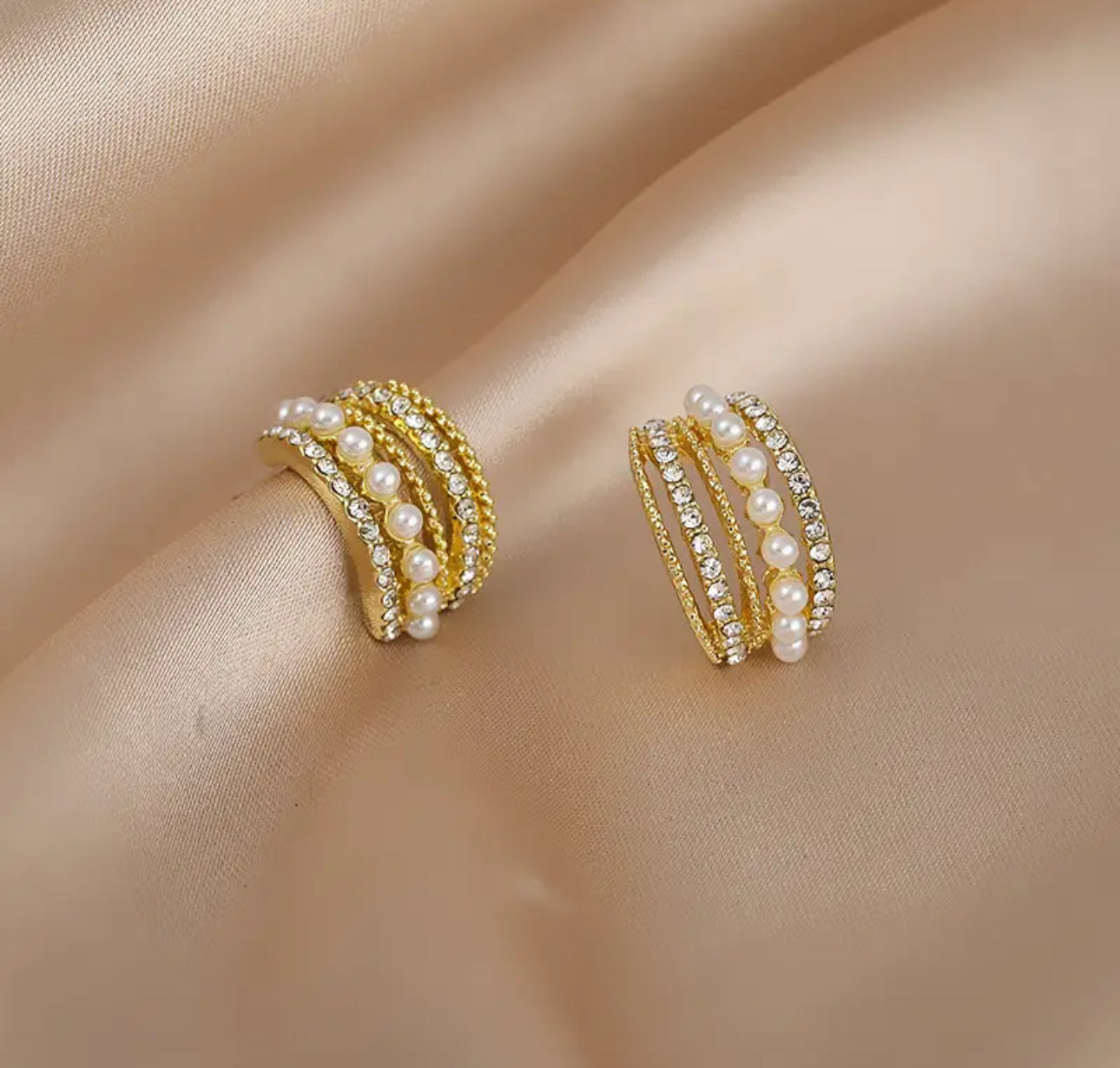 Pearly double hoop earrings