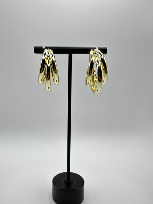 Sandy hoop earrings