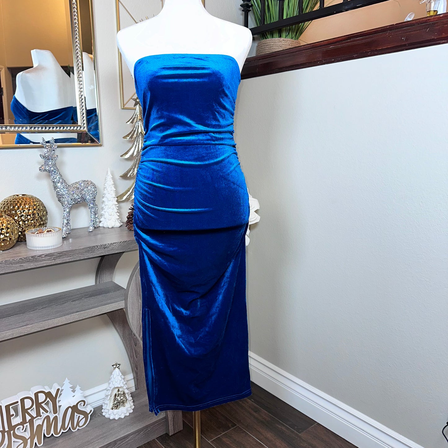 STEP ON THE SCENE VELVET BLUE DRESS